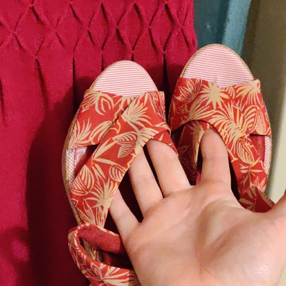 Dress - Picture 4 of 4